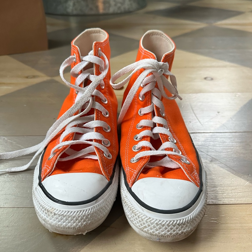 Converse Chick Taylors Orange Size 9 Women’s